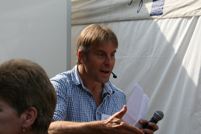 gal/2010/2010 Saitentwist Essen Original Moderation und Kinderbuehne 11.09/2010 Saitentwist 11.09. Moderation Essen Original HIrschlandplat 062.jpg